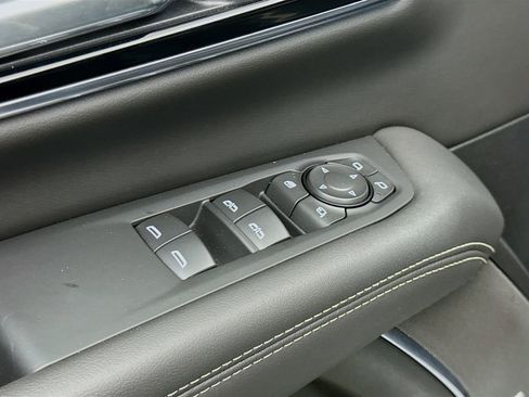 Used 2025 GMC Yukon XL Elevation AWD/4WD image 22