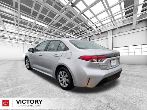 Used 2024 Toyota Corolla LE FWD image 6