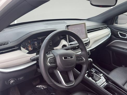 Used 2025 Jeep Compass Limited AWD/4WD image 13