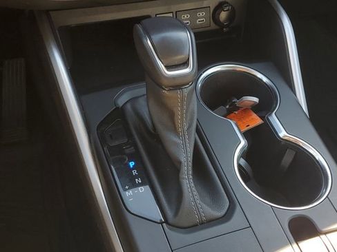 Used 2022 Toyota Highlander XLE image 35