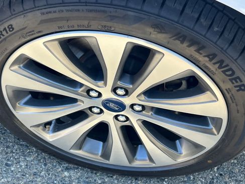 Used 2020 Ford Fusion SE AWD/4WD image 22