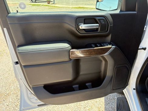 Used 2019 GMC Sierra 1500 SLE w/ X31 Off-Road Package AWD/4WD image 9