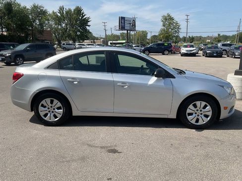 Used 2012 Chevrolet Cruze LS FWD image 9
