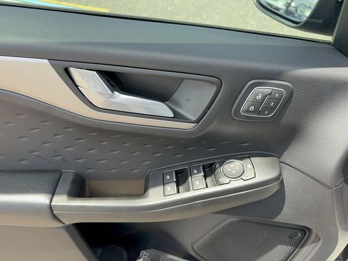 Certified 2020 Ford Escape SEL FWD image 9