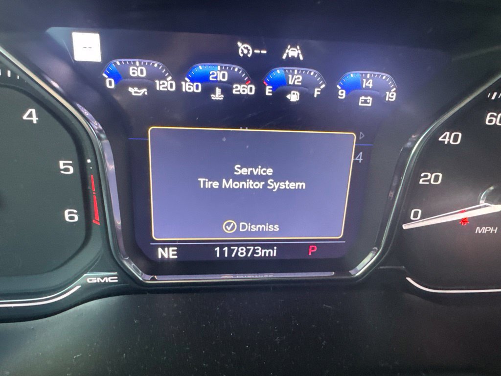 Used 2021 GMC Yukon Denali RWD image 4
