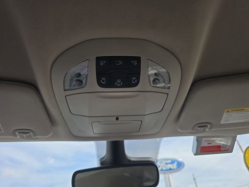 Used 2023 Chrysler Pacifica Touring-L image 29