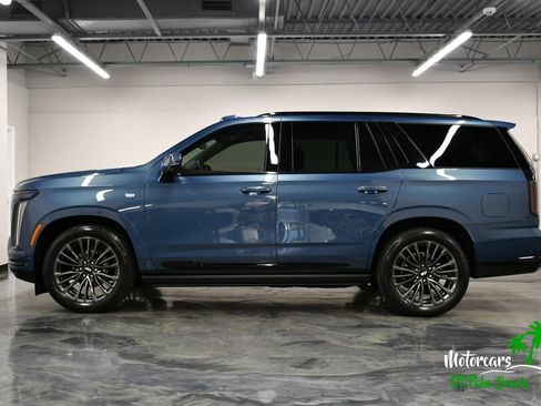 Used 2025 Cadillac Escalade Sport Platinum AWD/4WD image 4