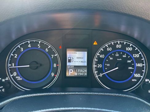 Used 2015 INFINITI Q40 AWD w/ Moonroof Package image 29