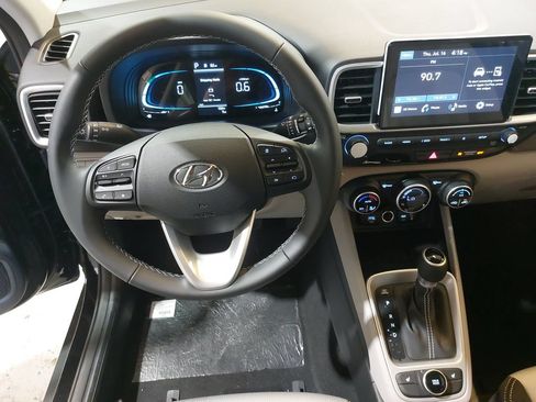 New 2026 Hyundai Venue SEL FWD image 17