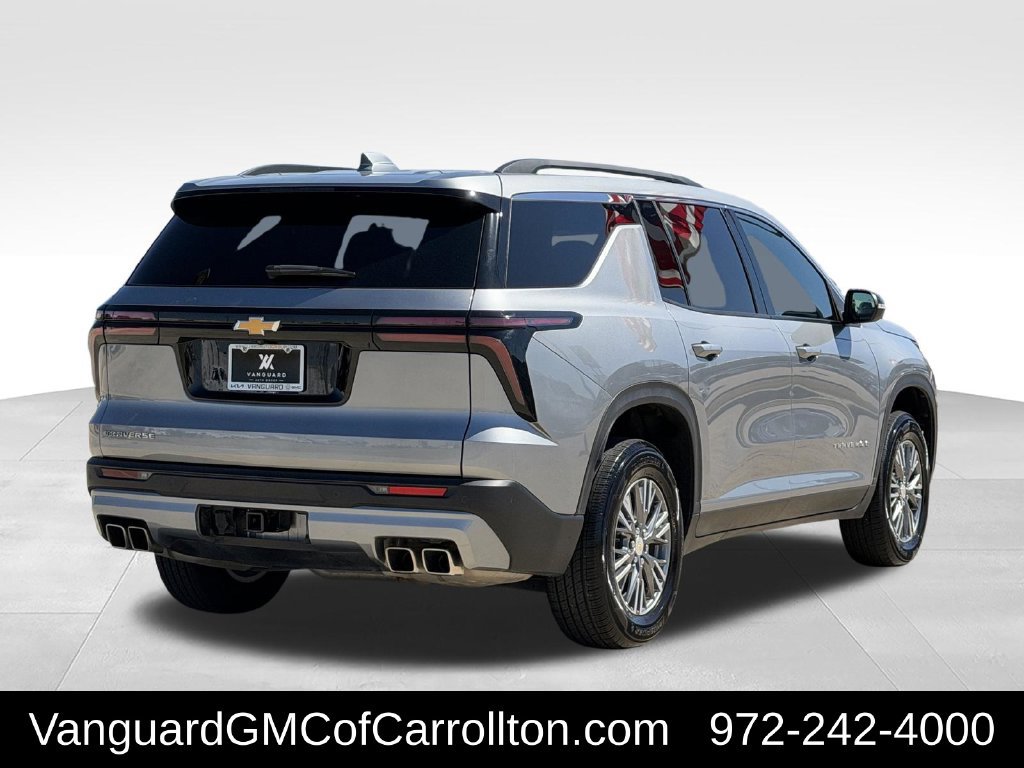 Used 2025 Chevrolet Traverse LT FWD image 9
