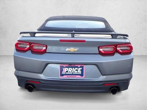 Used 2020 Chevrolet Camaro LT image 3
