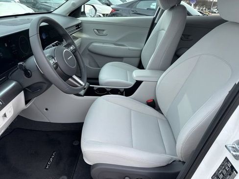 Used 2025 Hyundai Kona SEL image 21