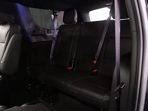 Used 2024 Chevrolet Suburban High Country AWD/4WD image 31