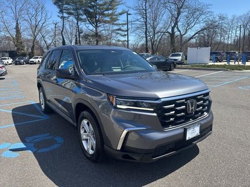Used 2023 Honda Pilot LX image 10