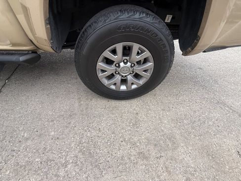 Used 2019 Toyota Tacoma SR5 image 12