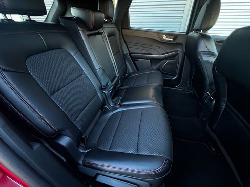 Used 2025 Ford Escape ST-Line w/ Equipment Group 301A image 19