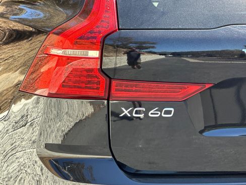 Certified 2025 Volvo XC60 B5 Plus AWD/4WD image 34