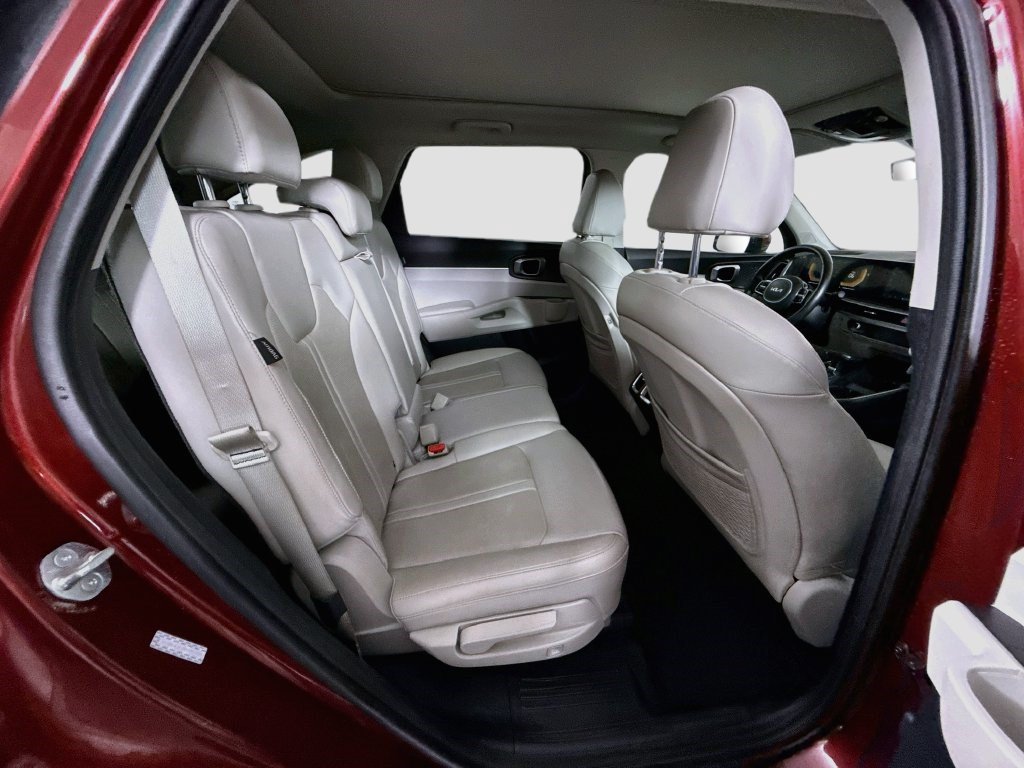 Used 2025 Kia Sorento S w/ Panoramic Sunroof Package FWD image 26