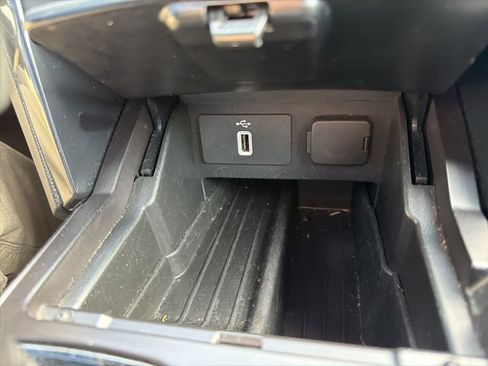 Used 2017 Ford Explorer XLT w/ Equipment Group 202A image 34