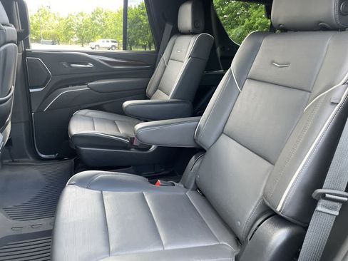 Used 2023 Cadillac Escalade Premium Luxury w/ Performance Package AWD/4WD image 20