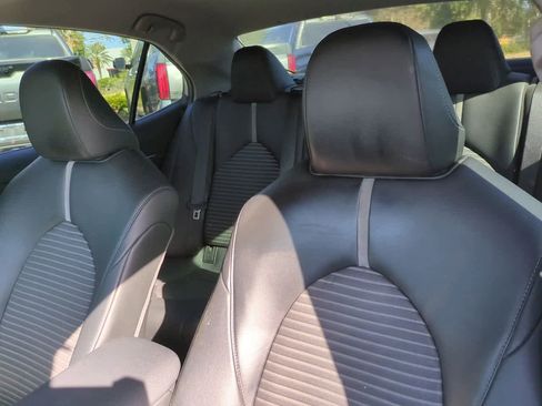 Certified 2022 Toyota Camry SE image 8