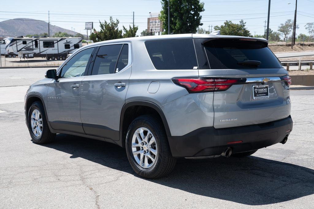 Used 2023 Chevrolet Traverse LS w/ Safety Package FWD image 7