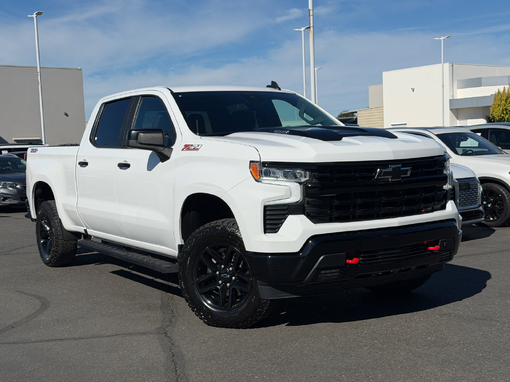 Used 2023 Chevrolet Silverado 1500 LT Trail Boss w/ Protection Package AWD/4WD image 2