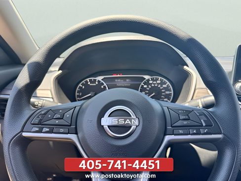 Used 2025 Nissan Altima 2.5 SV FWD image 20