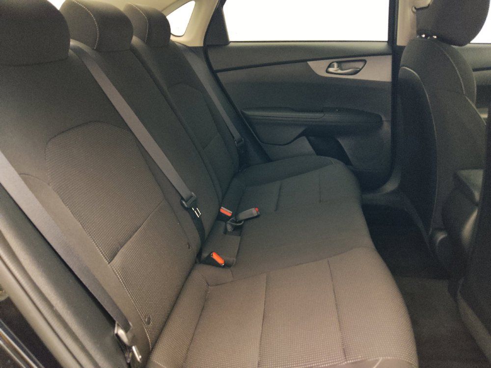 Used 2020 Kia Forte LXS FWD image 19