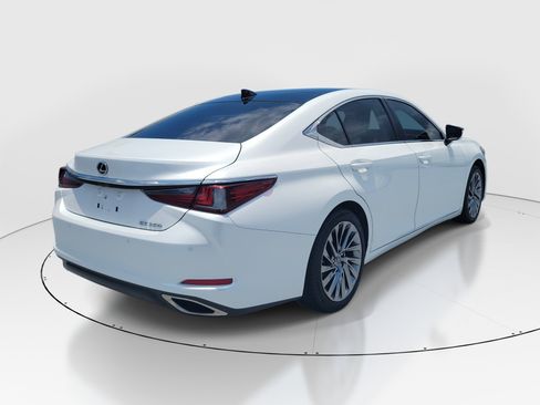 Certified 2024 Lexus ES 350 F Sport w/ Technology Package FWD image 6
