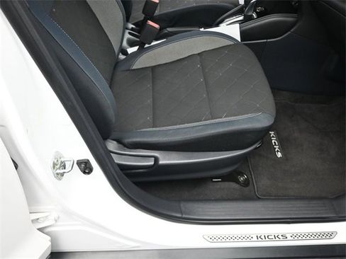 Used 2018 Nissan Kicks SV image 26