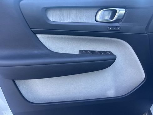 Used 2019 Volvo XC40 T5 Inscription image 20