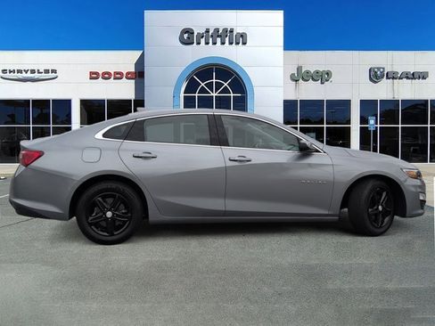 Used 2023 Chevrolet Malibu LT image 3