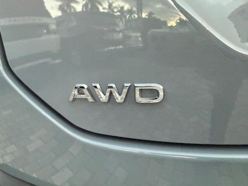 Used 2025 Honda Pilot Touring image 7