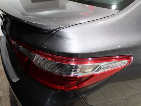 Used 2016 Toyota Camry SE FWD image 11