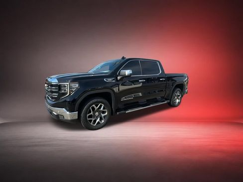 Certified 2022 GMC Sierra 1500 SLT w/ SLT Premium Plus Package AWD/4WD image 4