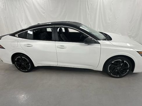 New 2026 Nissan Sentra SR w/ SR Premium Package image 2