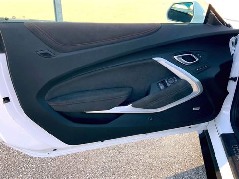Used 2022 Chevrolet Camaro ZL1 image 43