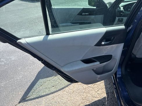 Used 2016 Honda Accord LX image 12