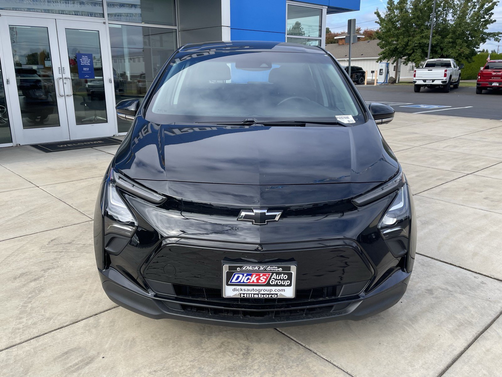 Used 2023 Chevrolet Bolt LT w/ Infotainment Package FWD image 8