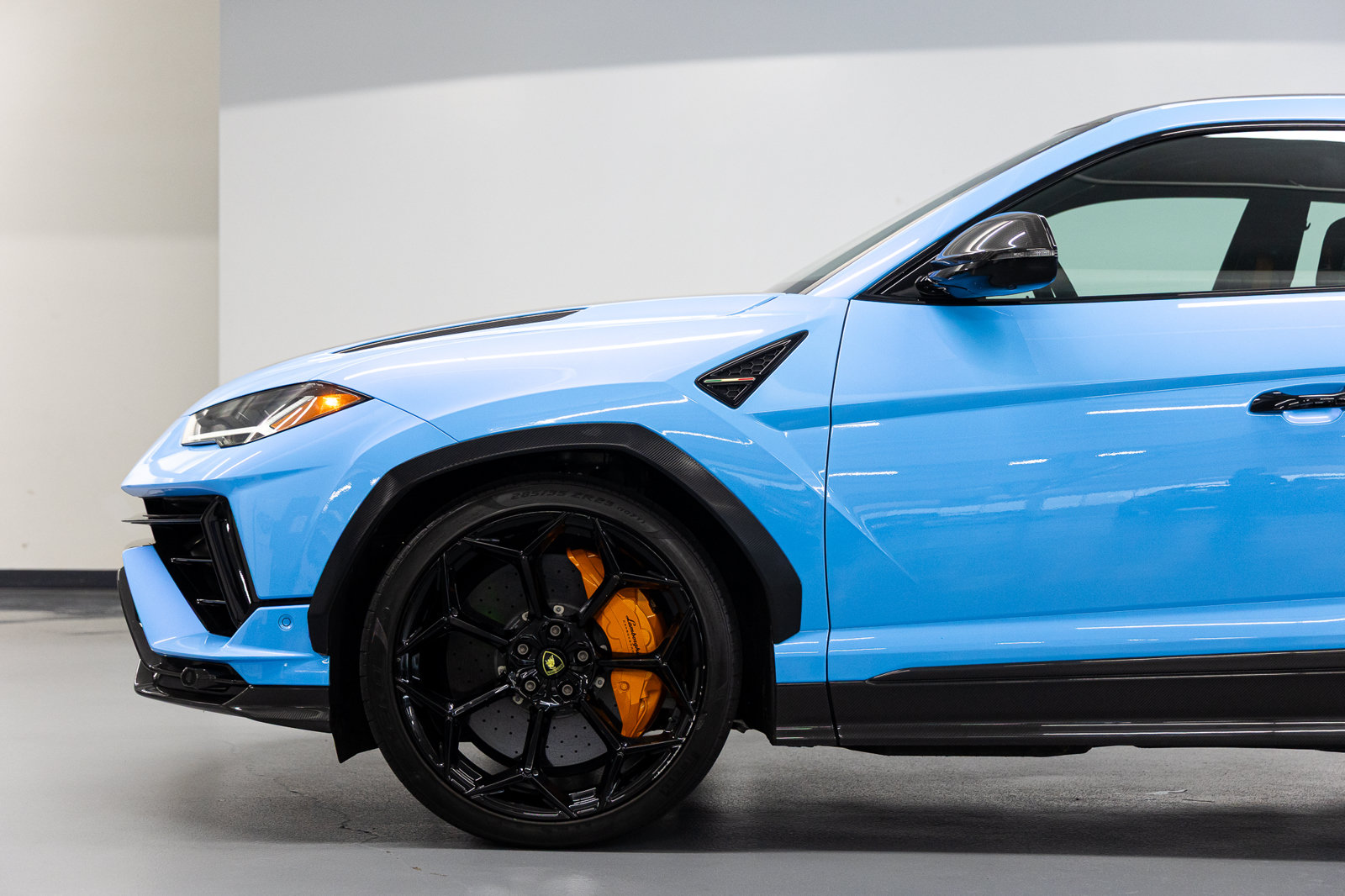 Used 2024 Lamborghini Urus Performante AWD/4WD image 16