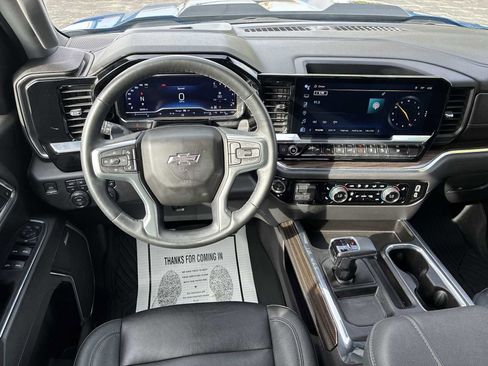 Used 2024 Chevrolet Silverado 1500 LT Trail Boss w/ LT Trail Boss Premium Package AWD/4WD image 10