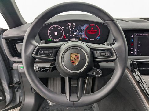 Certified 2025 Porsche Panamera image 12