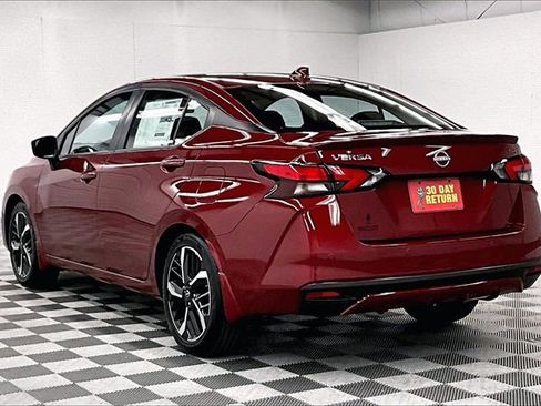 New 2025 Nissan Versa SR w/ Trunk Package image 3