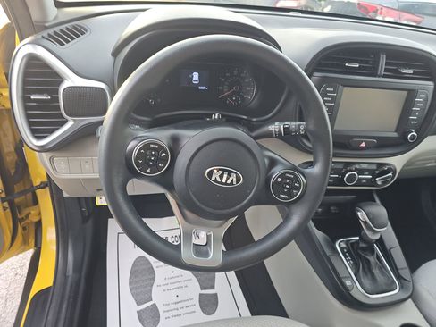 Used 2020 Kia Soul LX image 15