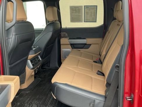 Used 2023 Ford F250 Lariat w/ Chrome Package image 14