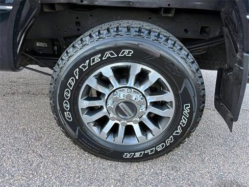 Used 2022 Ford F250 Lariat w/ Lariat Value Package image 32