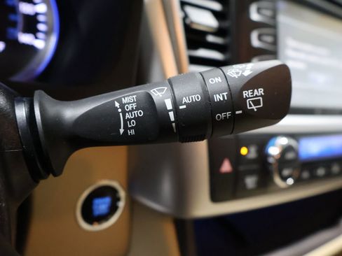 Used 2017 Toyota Highlander Limited Platinum image 38