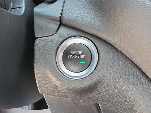 Used 2021 Chevrolet Equinox LT FWD image 27