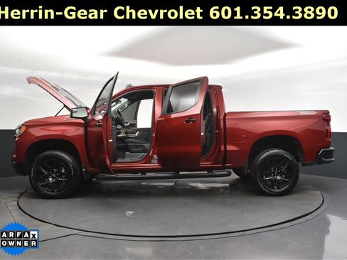 Used 2025 Chevrolet Silverado 1500 LT Trail Boss w/ Convenience Package II image 46